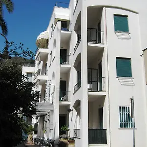 hotel-al-capo.hotelitalianriviera.com/